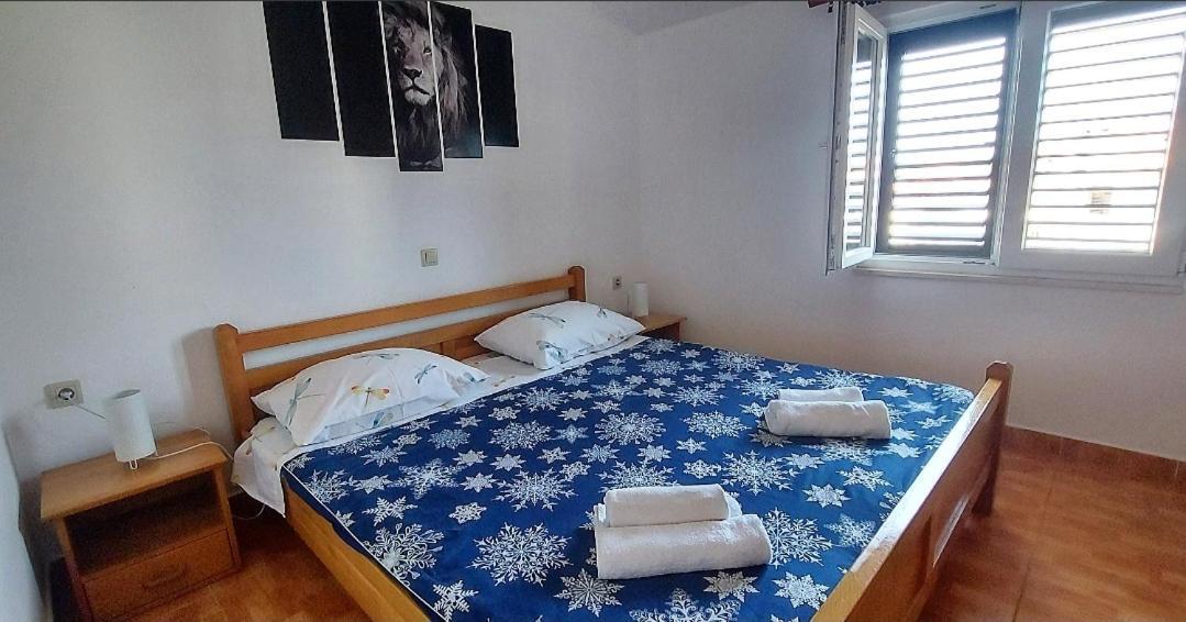 Apartments Ivana Loviste Ngoại thất bức ảnh