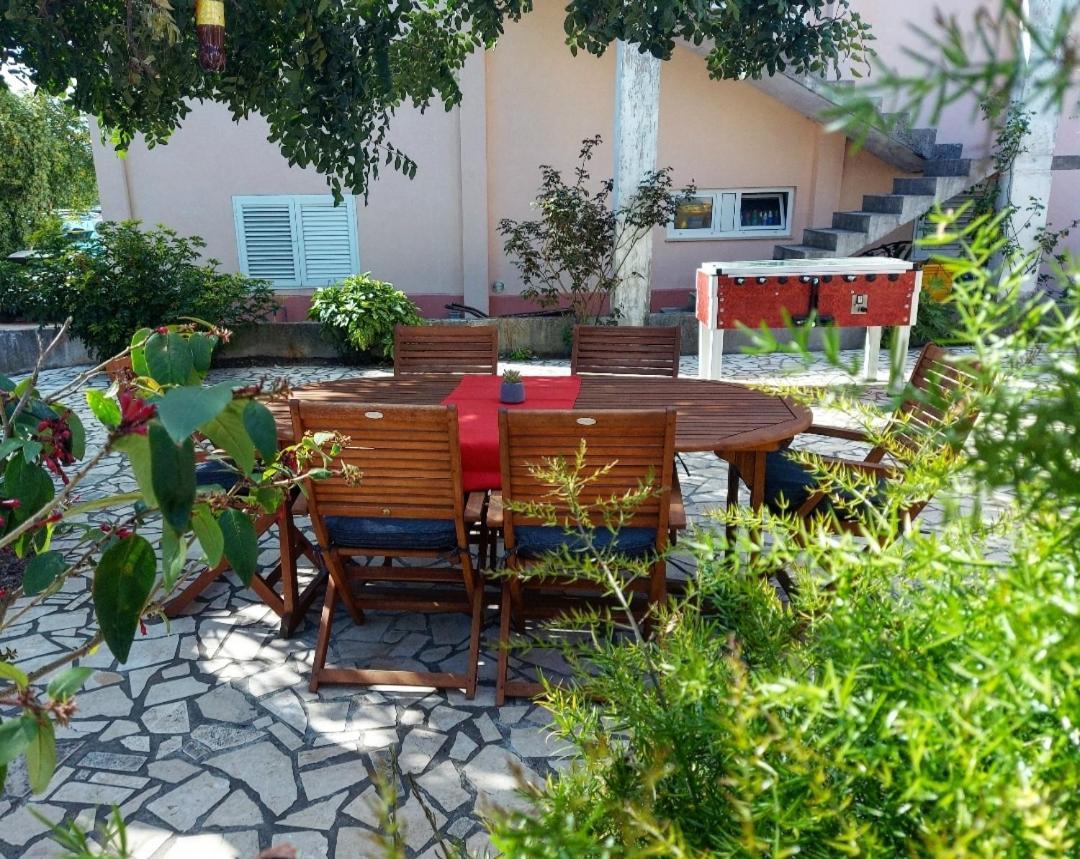 Apartments Ivana Loviste Ngoại thất bức ảnh