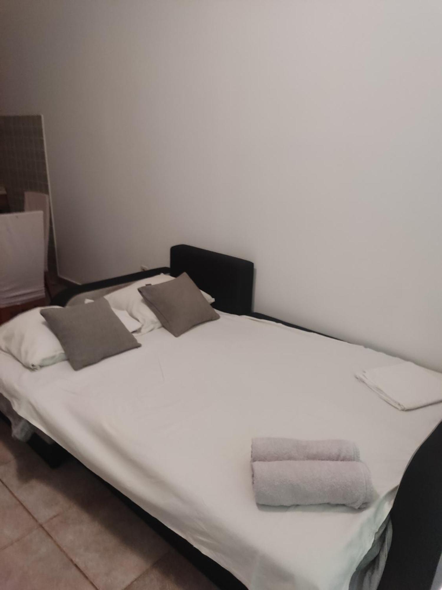Apartments Ivana Loviste Ngoại thất bức ảnh