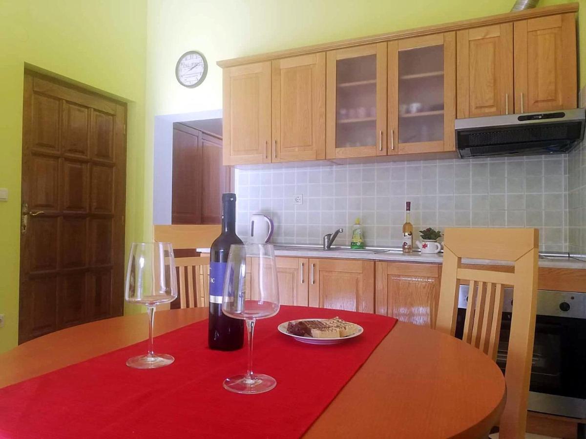 Apartments Ivana Loviste Ngoại thất bức ảnh
