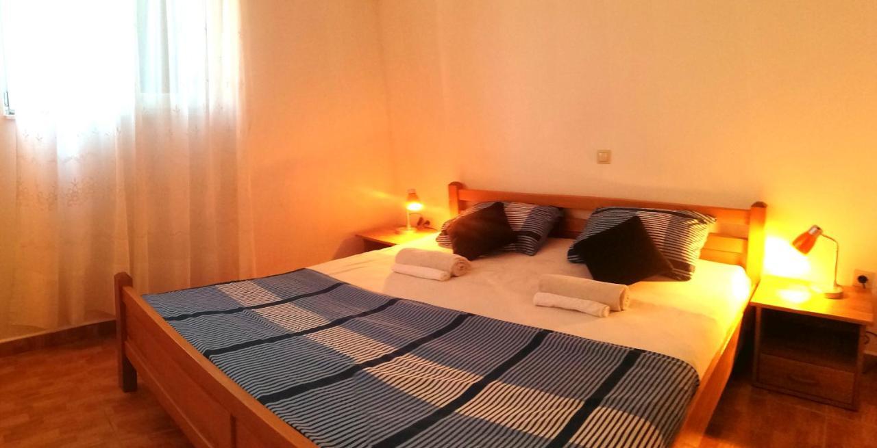 Apartments Ivana Loviste Ngoại thất bức ảnh